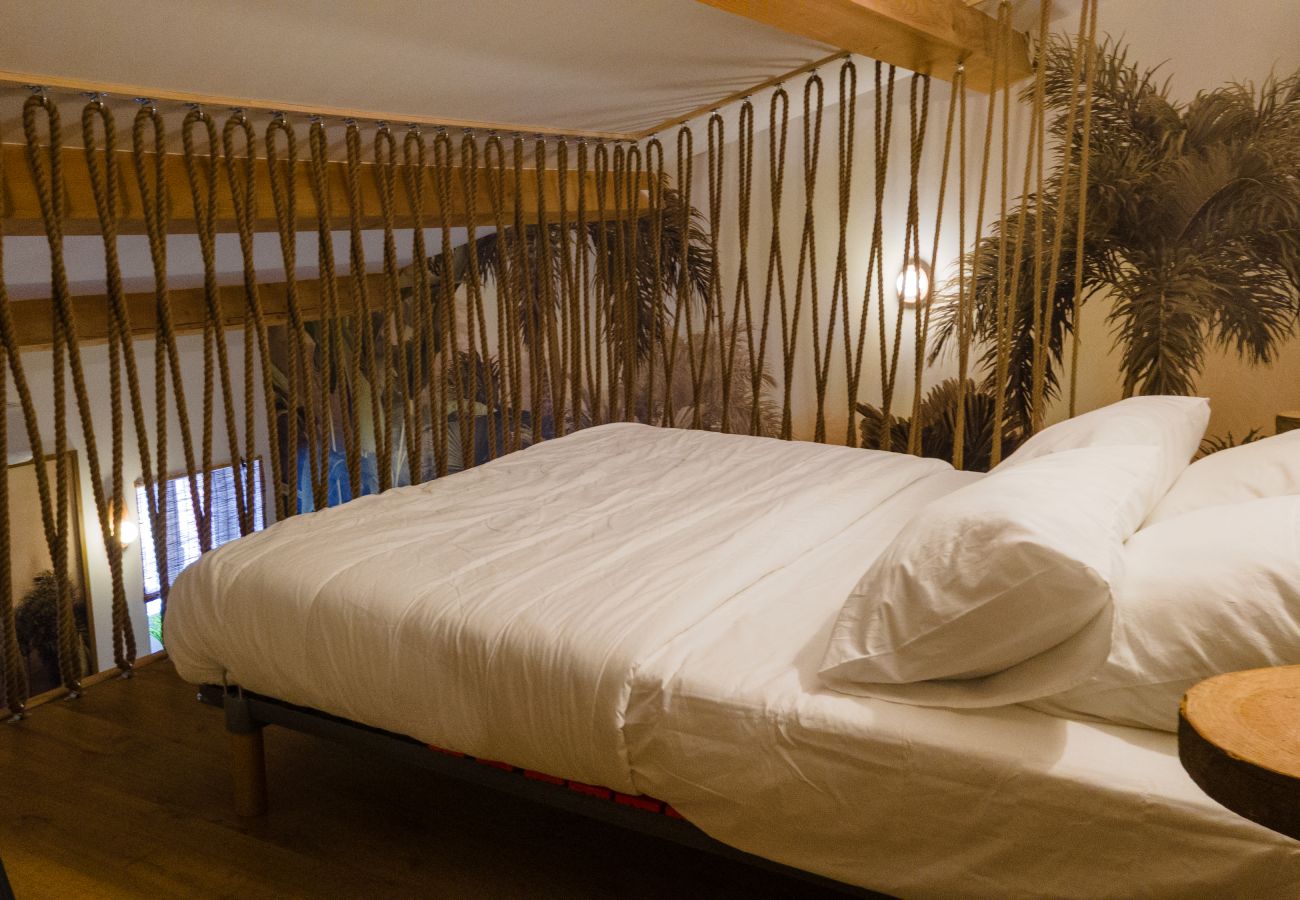 Apartment in Le Muy - L'Indiana, douche sensorielle 2/4 personnes
