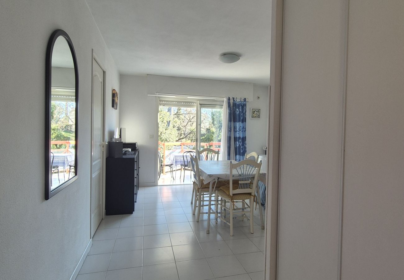 Apartment in Saint Raphael - Le Quercus appartement 2/4 personnes proche mer