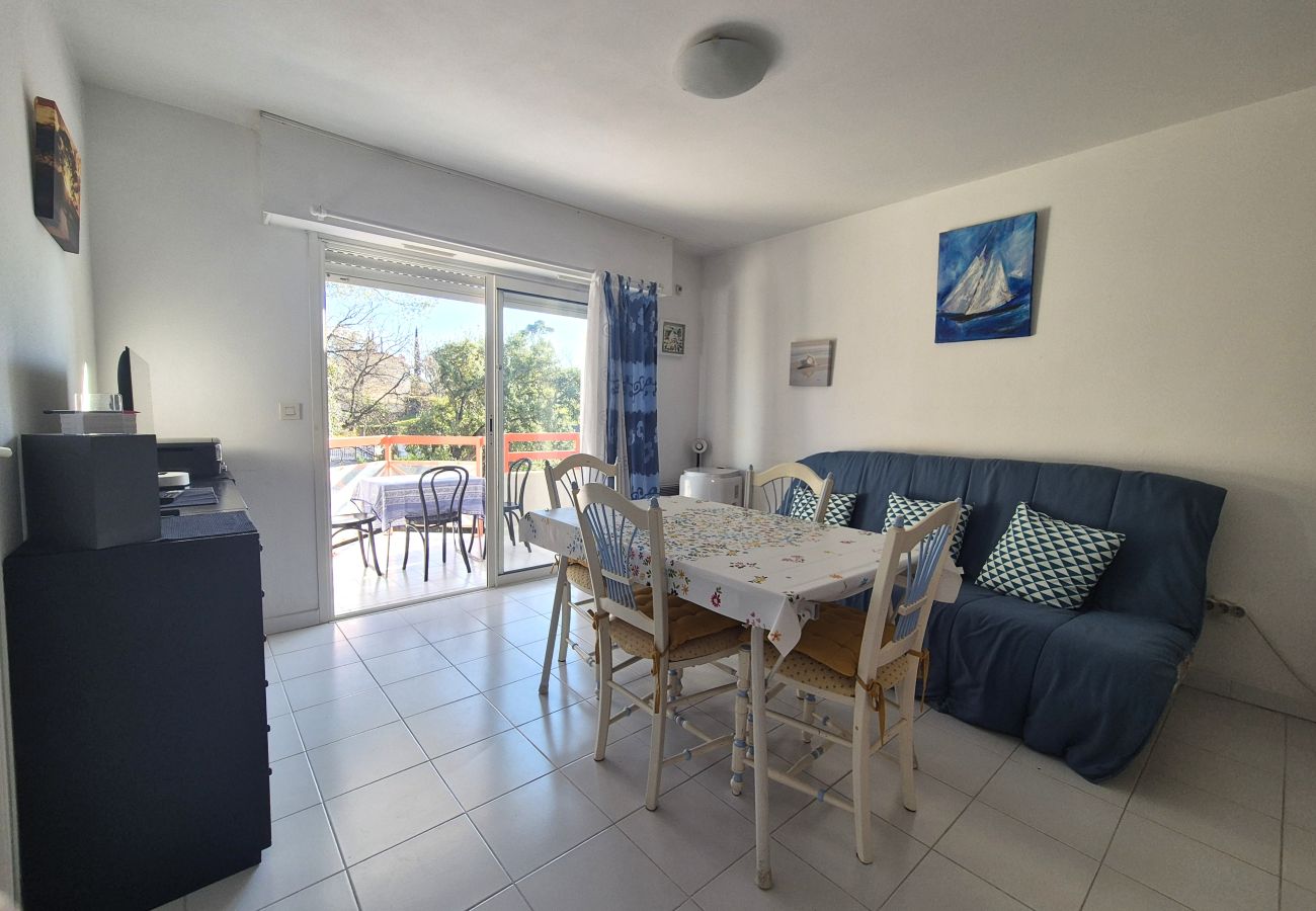 Apartment in Saint Raphael - Le Quercus appartement 2/4 personnes proche mer