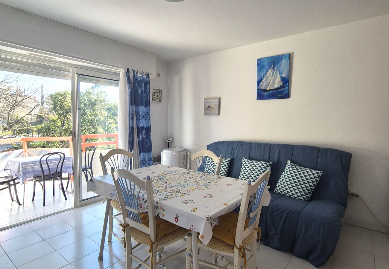 Apartment in Saint Raphael - Le Quercus appartement 2/4 personnes proche mer