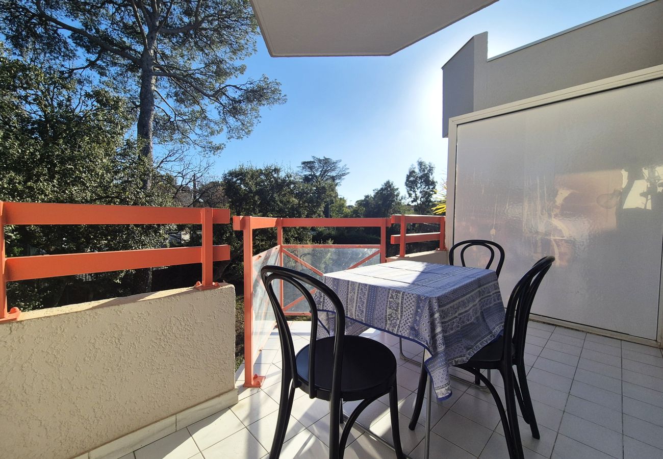 Apartment in Saint Raphael - Le Quercus appartement 2/4 personnes proche mer